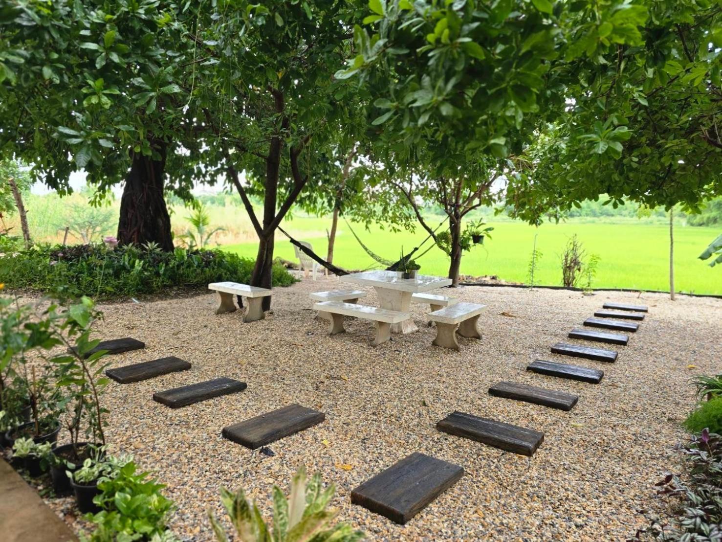 Ban Suweena Uthai Thani Exterior foto